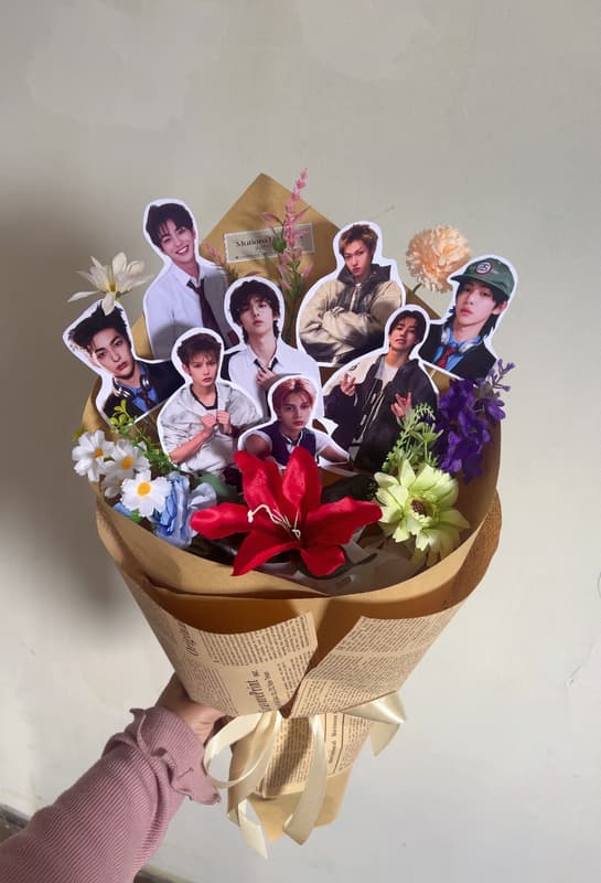 Thumbelina kpop idol bouquet